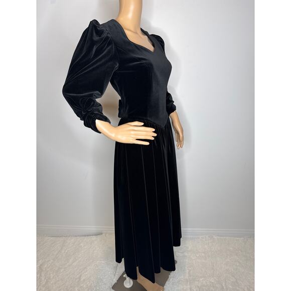 1980s Laura Ashley Black Velvet Puff Sleeve Midi Open Back with Bow Dress small - Picture 6 of 14